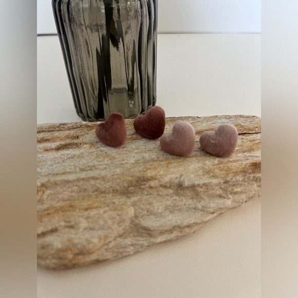 Felt Fuzzy Heart Shape Stud Earrings Set - Flirty Coquette Heart Earrings - Picture 8 of 11